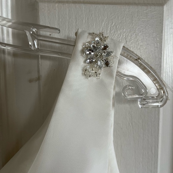 Bridal - Picture 3 of 4